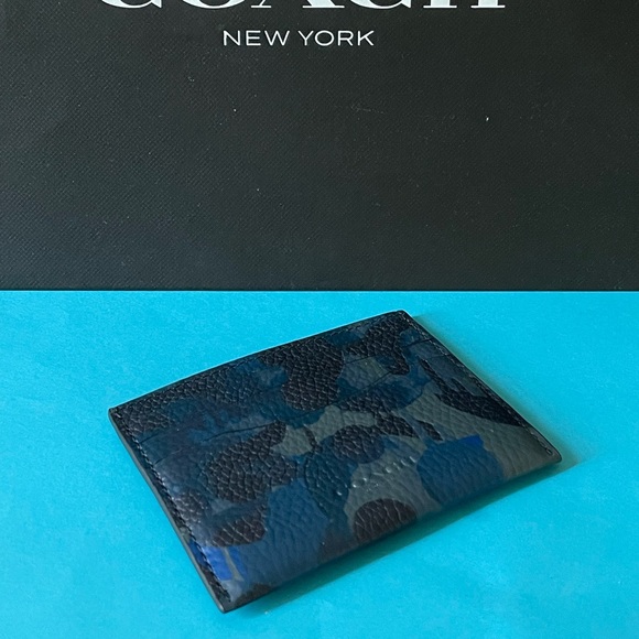 NWT Coach Card Case With Camo Print Blue/Midnight Navy - Picture 3 of 6